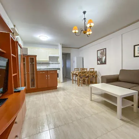 Hot Holiday - 1br - 4 Guests - Free Wi-fi *